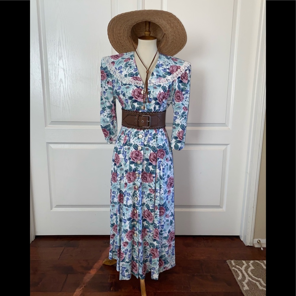 VTG Betsy’s Things floral dress